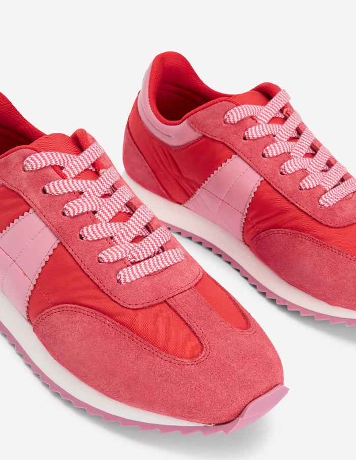 Retro Runner Trainer Red