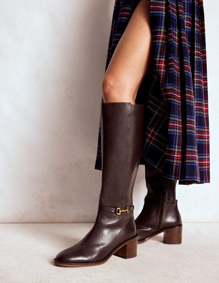 Iris Snaffle Heel Boot Chocolate