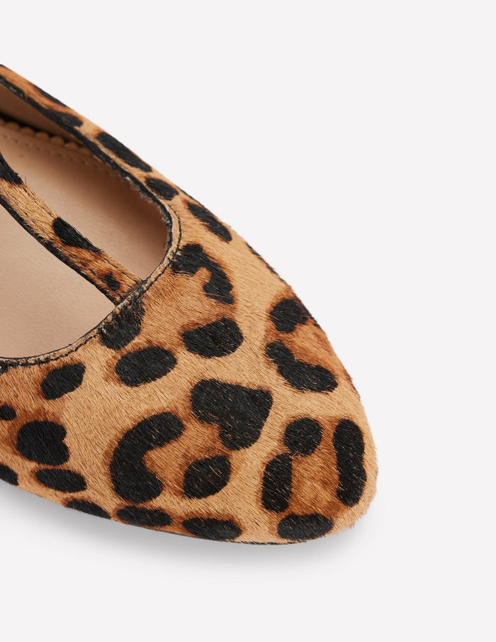 Round Toe T-Bar Flats Leopard