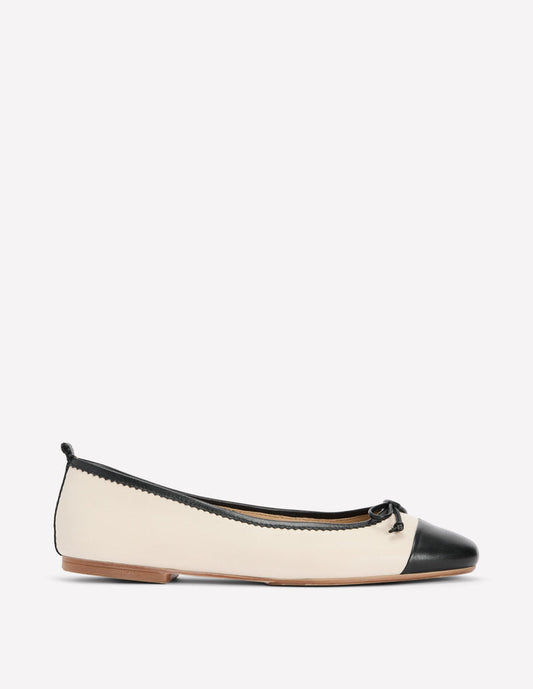 Kitty Flexi Sole Ballet Flats Ecru/Black
