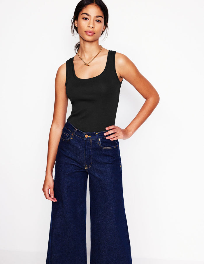 Essential Scoop-Neck Tank Black