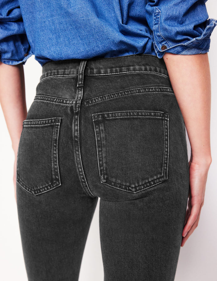 Girlfriend Jeans Washed Black