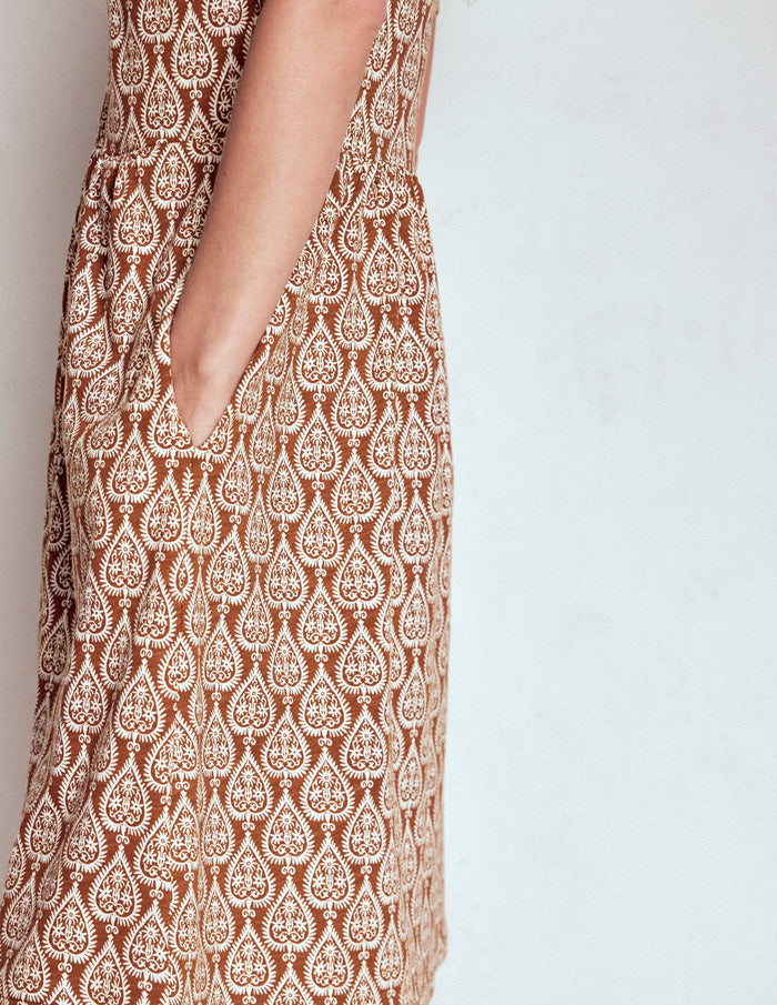 Naomi Short Sleeve Dress Cognac, Ornate Geo