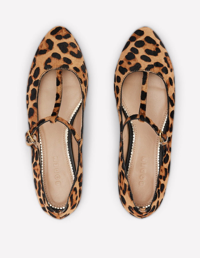 Round Toe T-Bar Flats Leopard