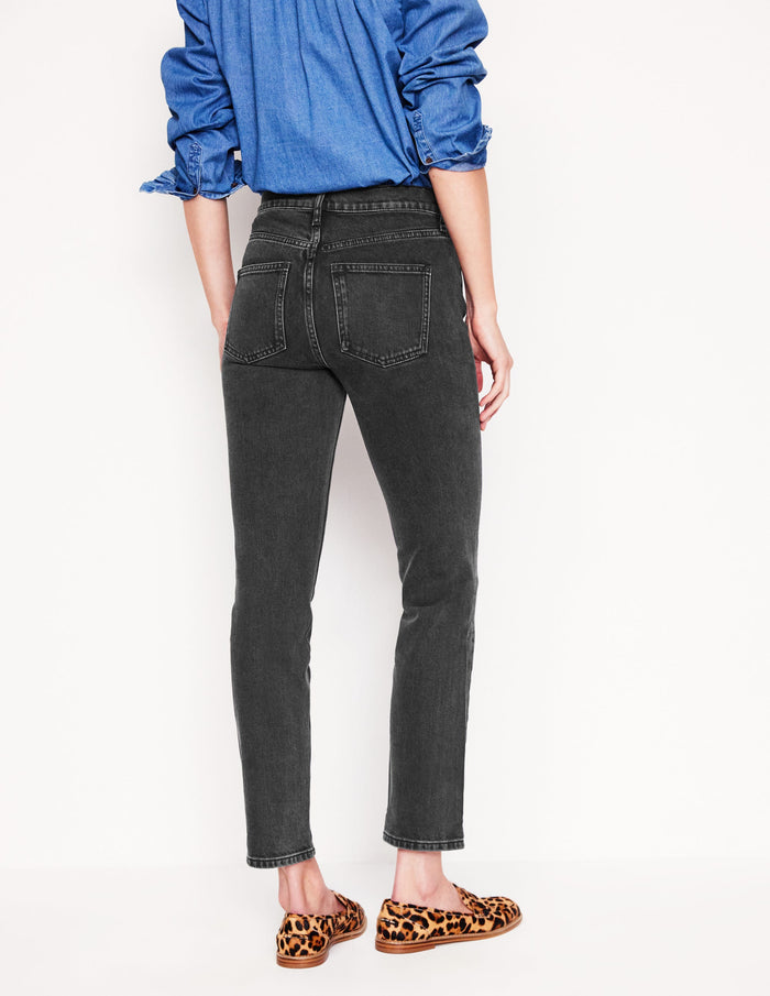 Girlfriend Jeans Washed Black